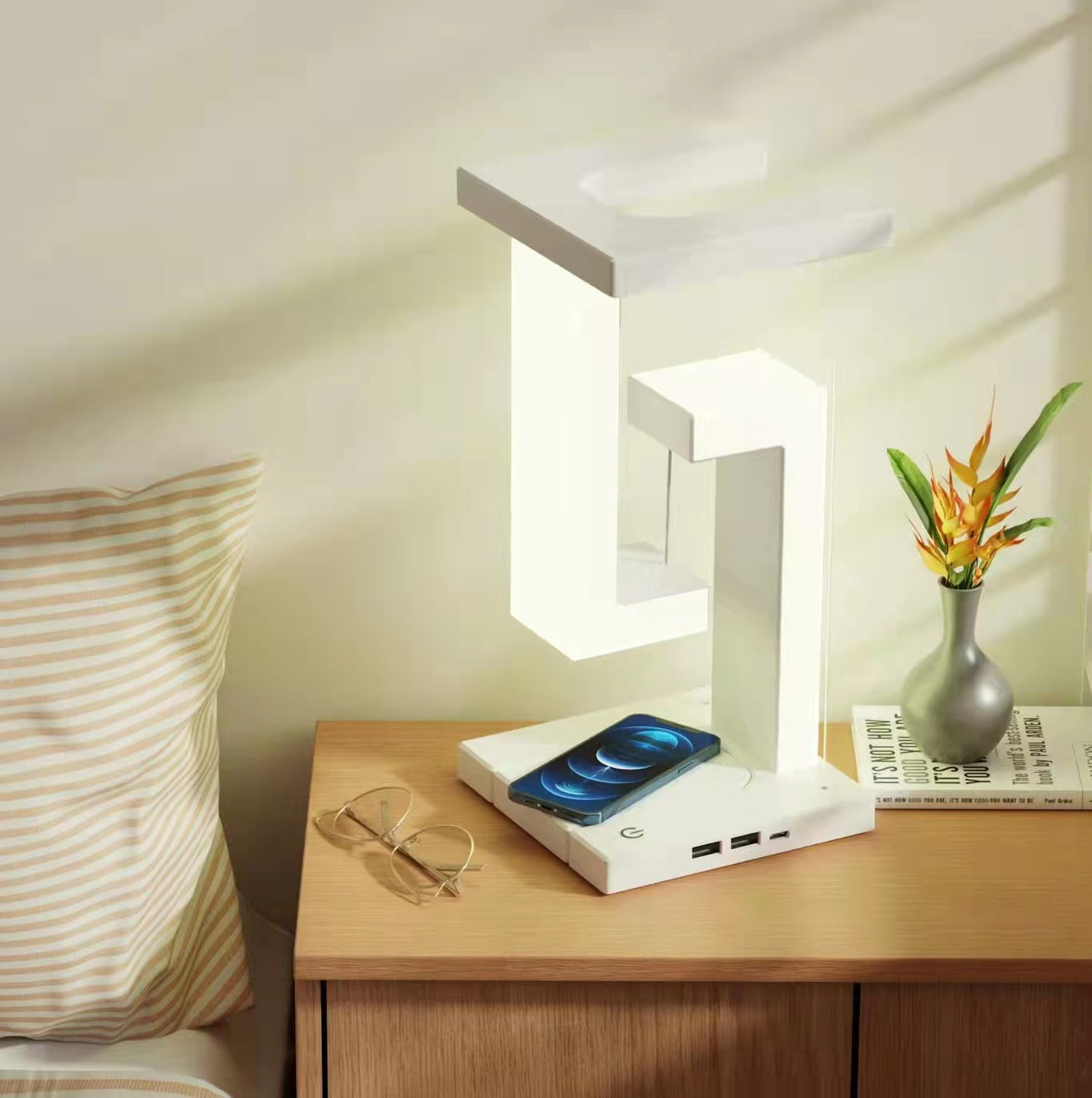 Lampe Équilibrée™ – Design Flottant & Recharge Sans Fil